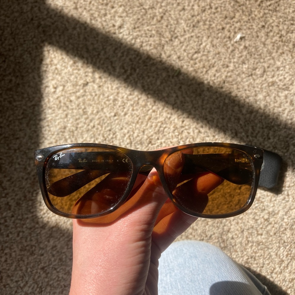 Raybans no scratches